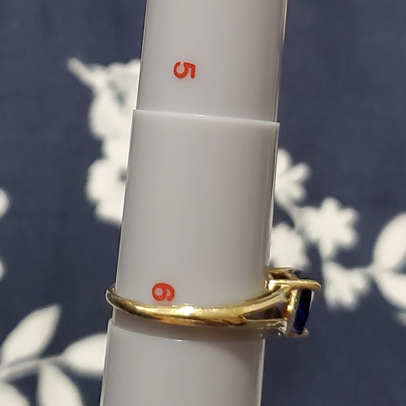 10K Gold Trillion Cut Tanzanite Ring - Picture 9 of 16